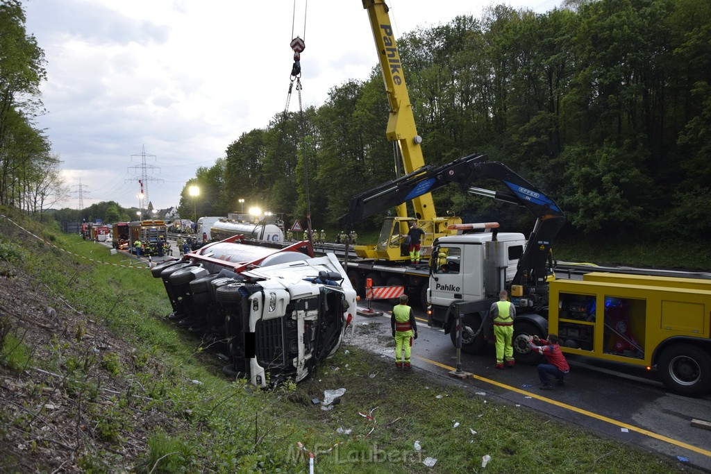 VU Gefahrgut LKW umgestuerzt A 4 Rich Koeln Hoehe AS Gummersbach P402.JPG - Miklos Laubert